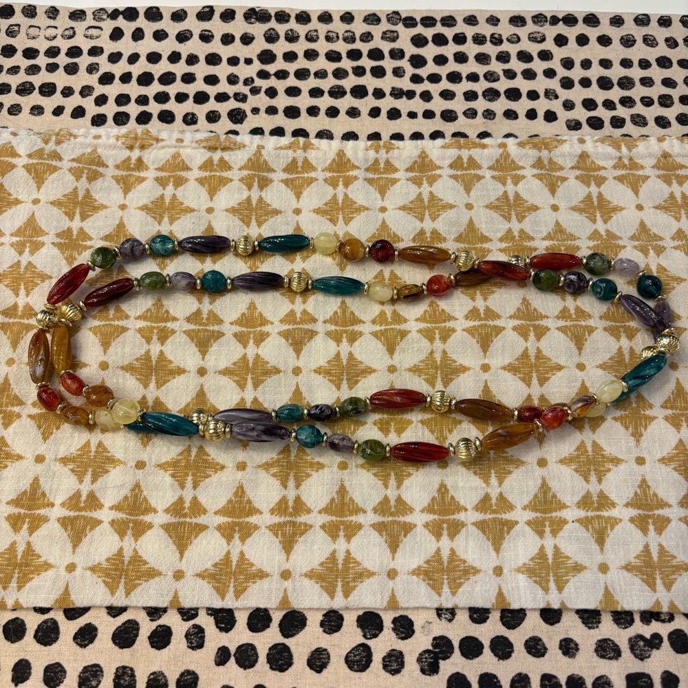 Vintage Boho- Style Necklace with Acrylic Beads